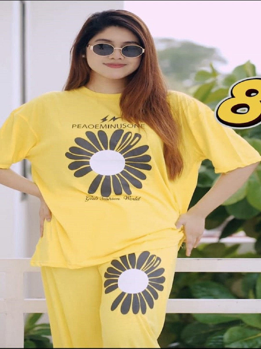 প্রিমিয়াম সফট কটন কর সেট – স্টাইলিশ ও আরামদায়ক টি-শার্ট ও প্যান্ট কালেকশন