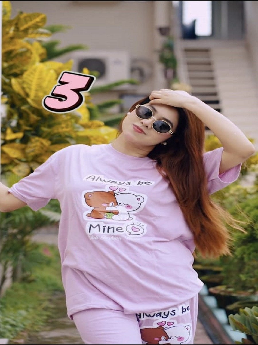 প্রিমিয়াম সফট কটন কর সেট – স্টাইলিশ ও আরামদায়ক টি-শার্ট ও প্যান্ট কালেকশন